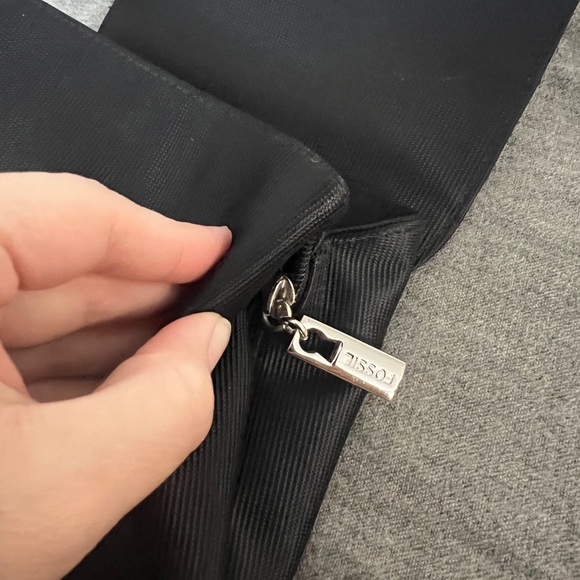 Fossil Cross Body with magnetic closure - Non Leather - Picture 3 of 7